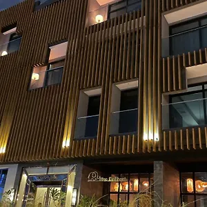 فندق تجريد سويتس الرياض