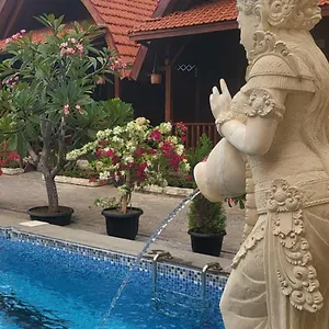 Гостевой дом Uli Wood Villa, Bali - Near Gwk